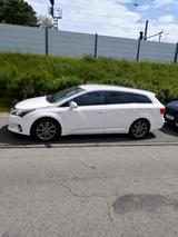 Toyota Avensis Kombi 2.0 D-4D  Automatik - Toyota Avensis in Halle