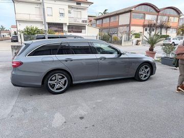 Mercedes E 300 - 4