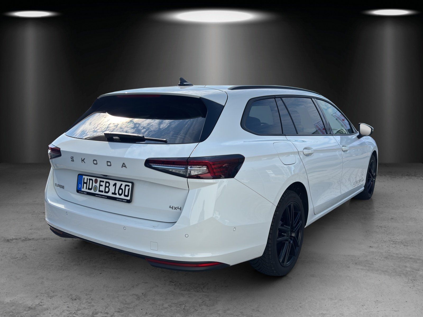 Fahrzeugabbildung SKODA Superb Combi Selection 2,0 TDI 142 kW DSG 4x4