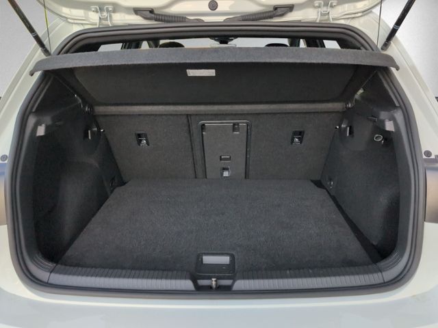 Golf VIII 2.0 TSI GTI DSG IQ.LIGHT+NAVI+ACC+SIHZ