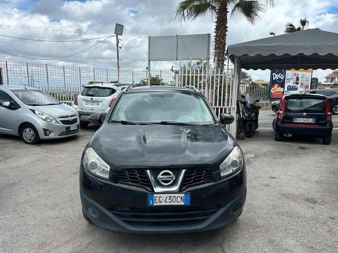 Nissan Qashqai+2 2011 — вигляд ззаду