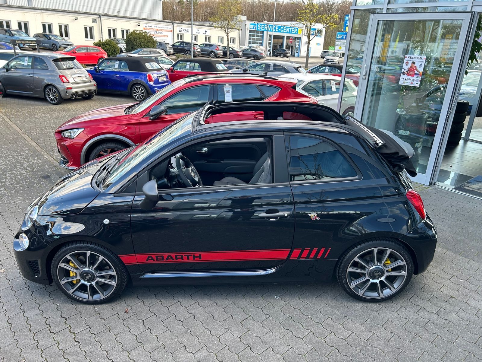 Fahrzeugabbildung Abarth 695C Cabrio Aut. LEDER CARPLAY PDC ALU