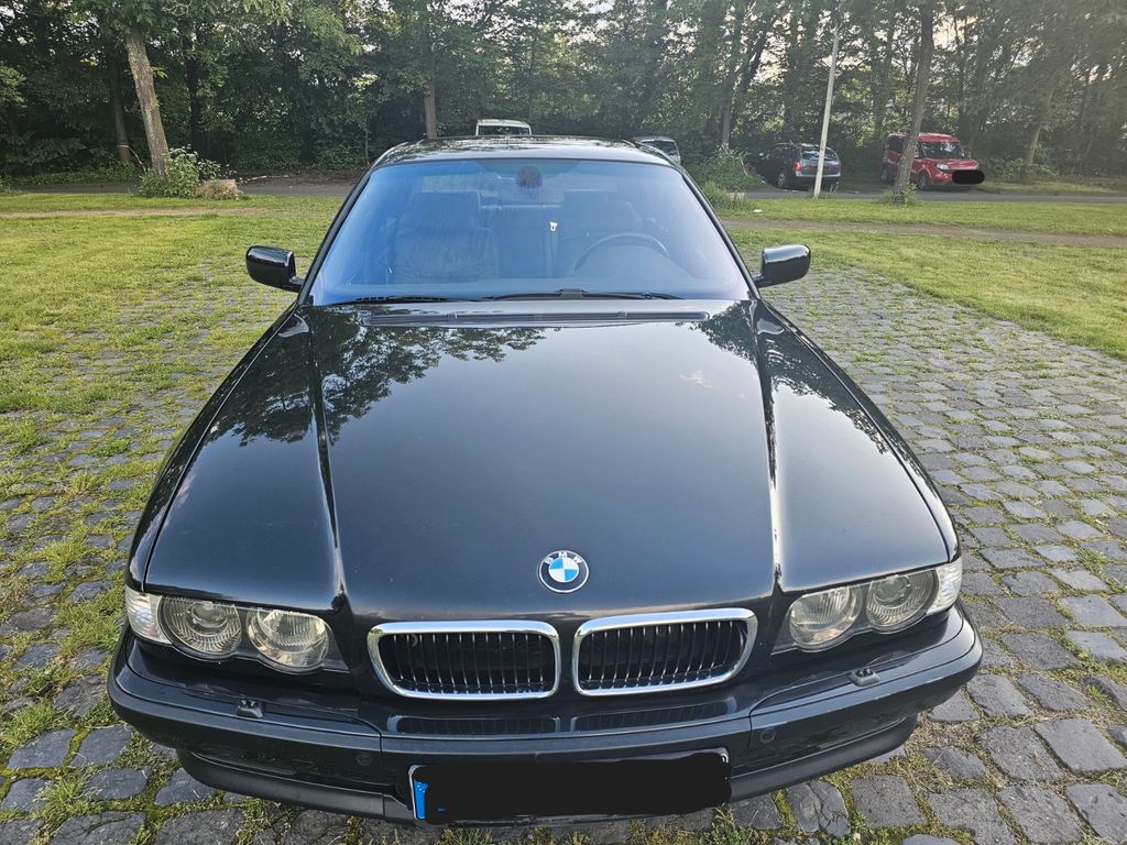 BMW 740