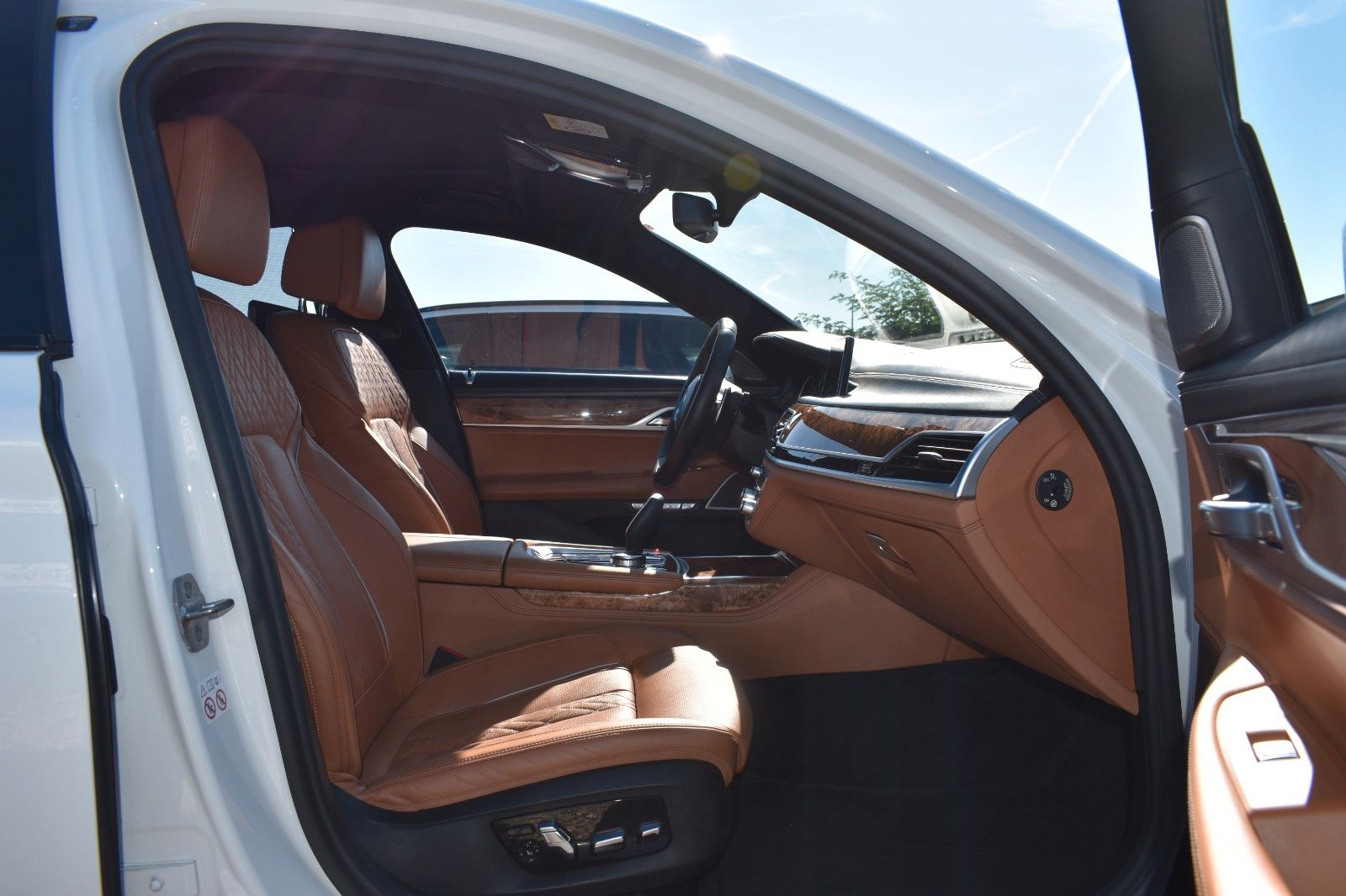 Fahrzeugabbildung BMW 750d Lim xDrive M Sport Laser 1 Hand Voll TVfond