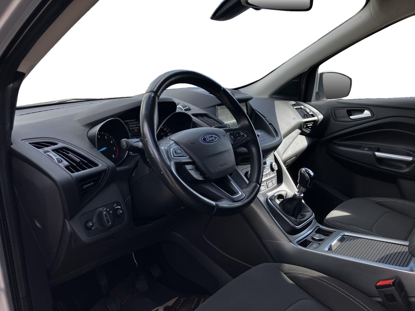 Ford Kuga 1.5 EcoBoost Cool&Connect 4x2 NAVI+XENON+PD