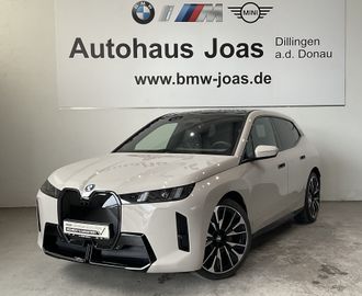BMW Leasingangebot: BMW iX xDrive60 |Sky Lounge |M Sportpaket Pro |Bower