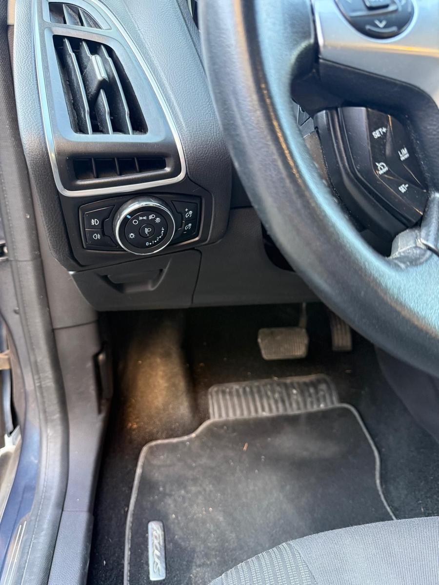 Ford Focus 2014 — photo 12