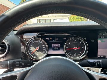 Mercedes E 200 - 11