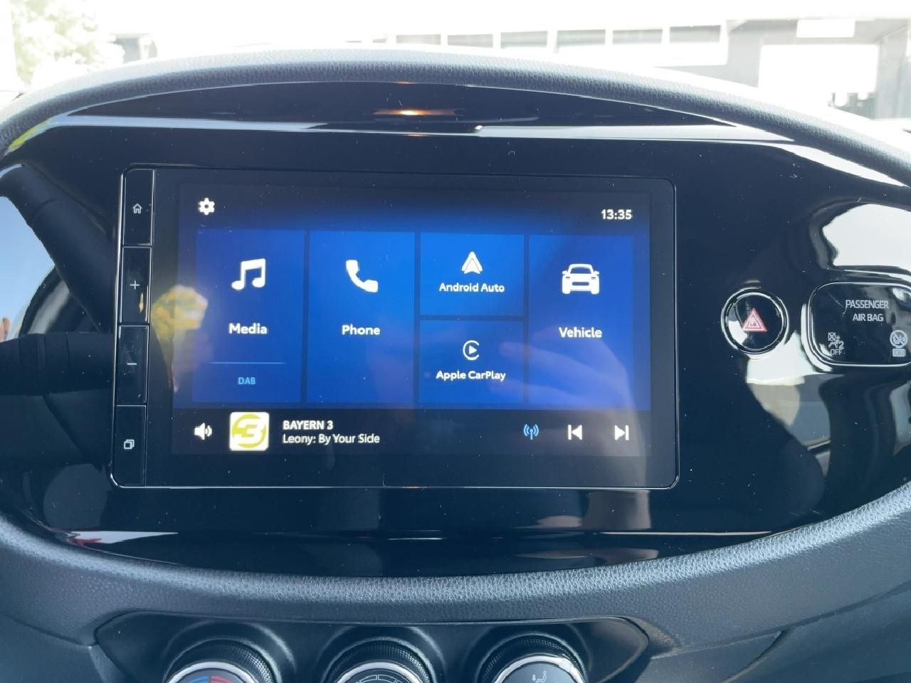 Fahrzeugabbildung Toyota Aygo X Business Edition M/T