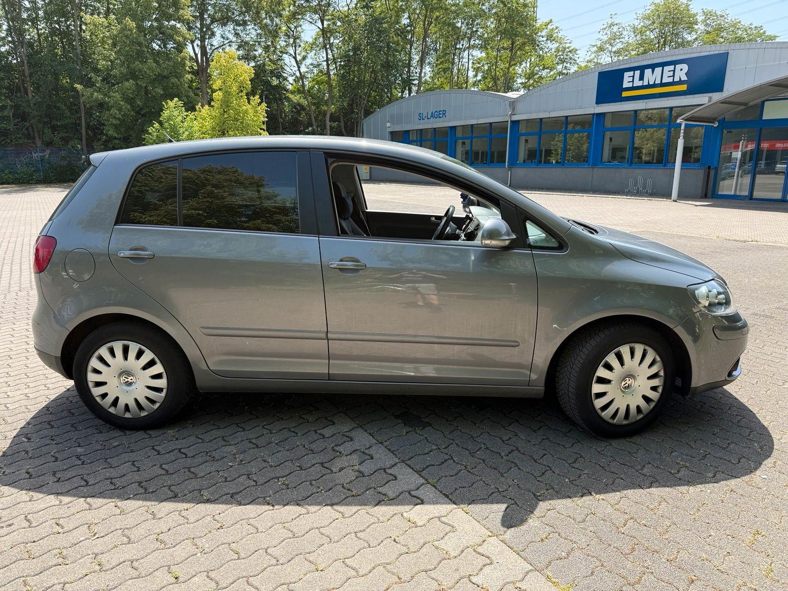 Volkswagen Golf 2007 — interior