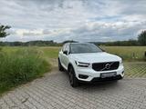 Volvo XC 40 XC40 R Design Recharge Plug-In Hybrid - Volvo XC40 Gebrauchtwagen in München