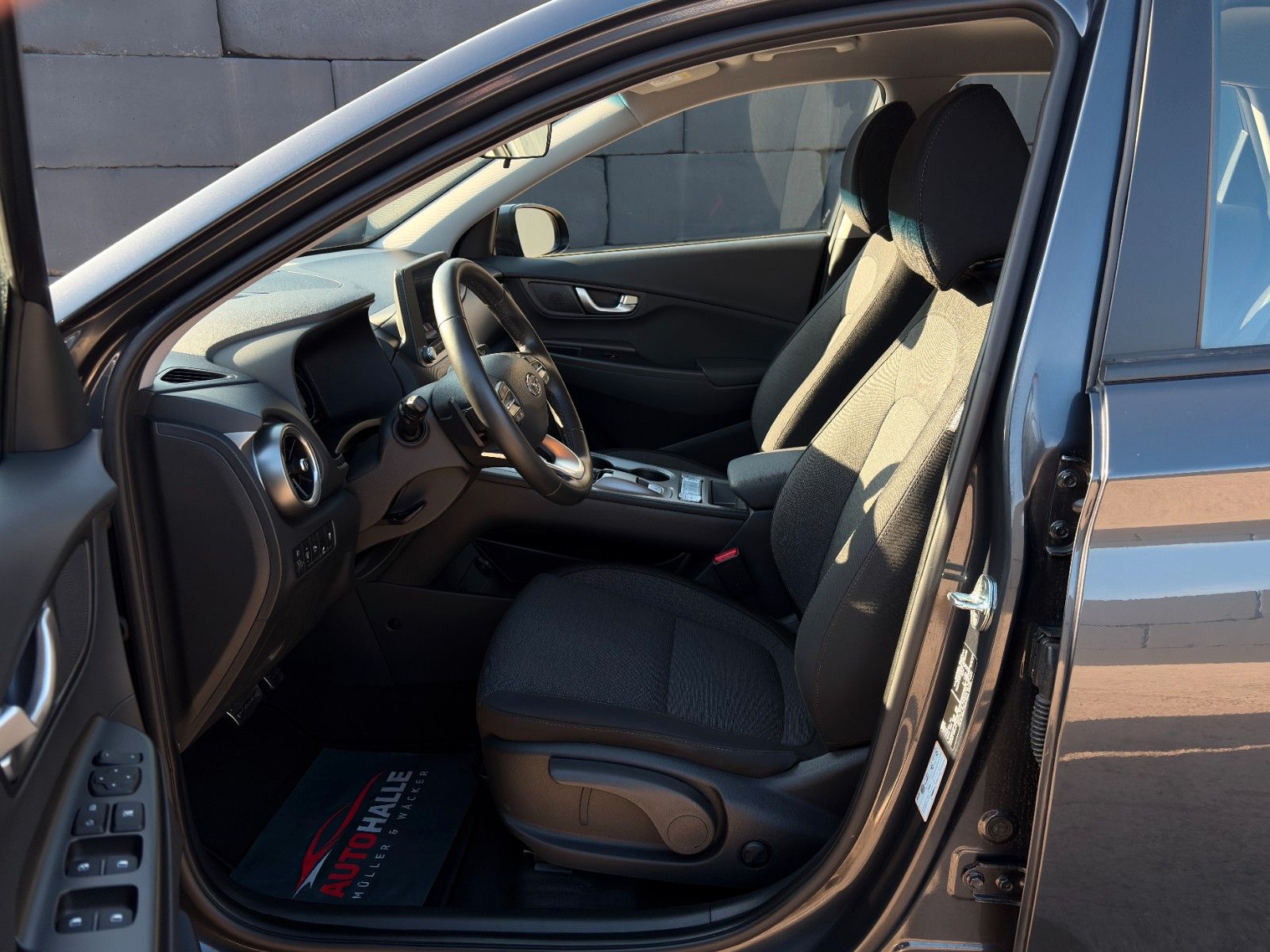 Fahrzeugabbildung Hyundai Kona Select Elektro ACC LKAS PDC CAM SHZ CarPlay