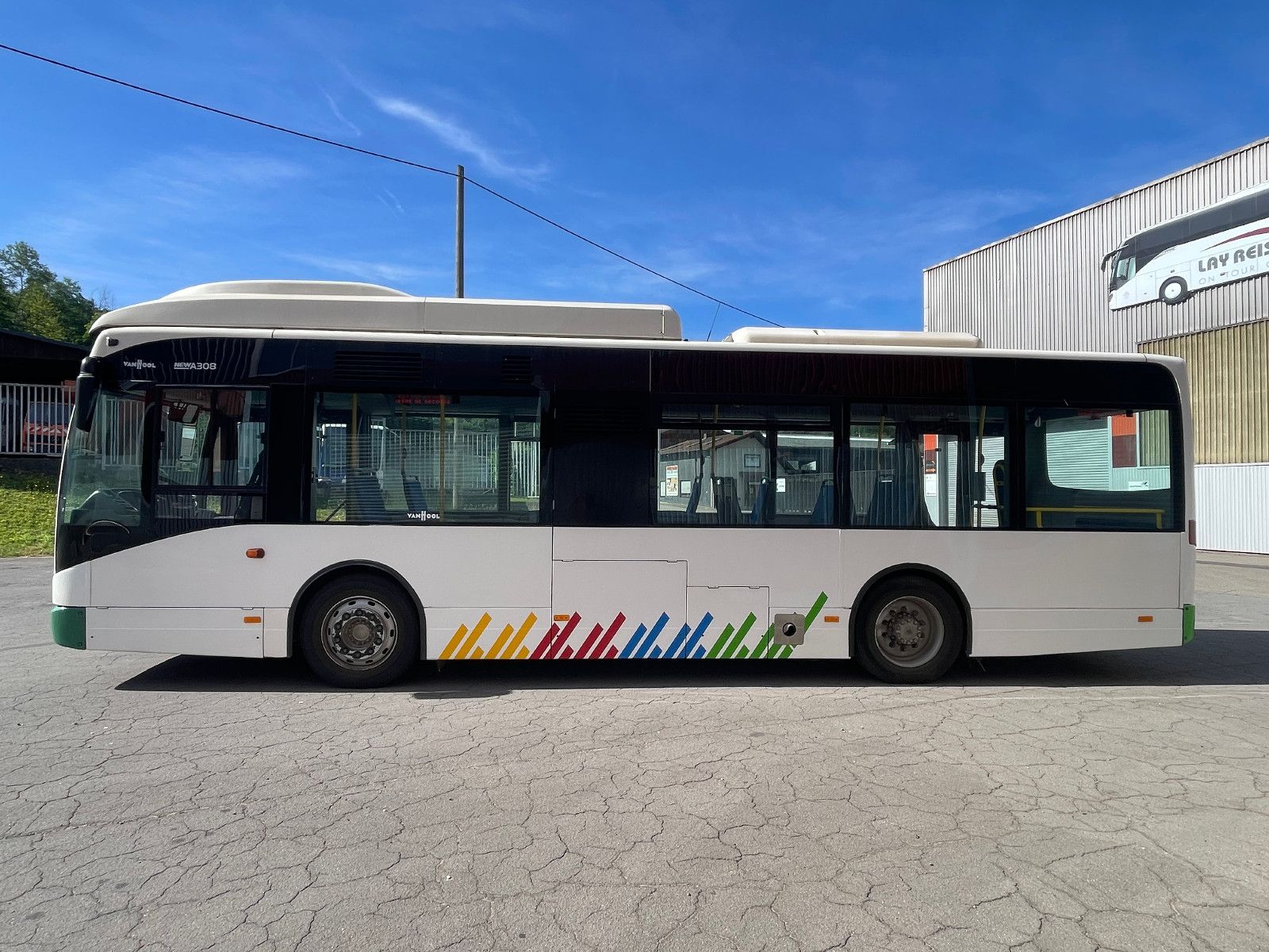 VANHOOL  2013 - Image 6 of 32