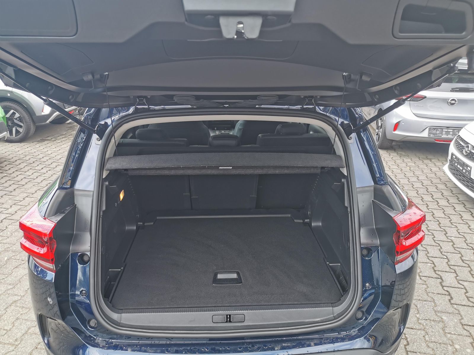 Fahrzeugabbildung Citroën C5 Aircross Shine+NAVI+SHZ+USB+LED+ACC+AWR+