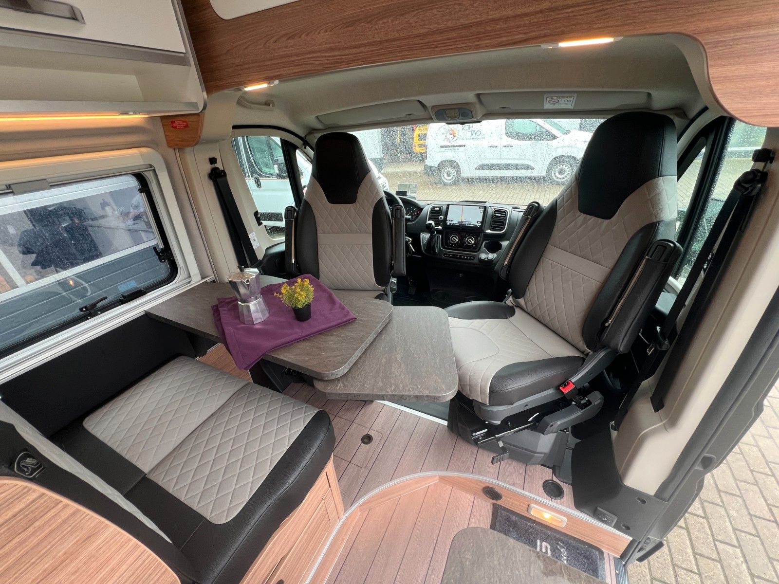 Fahrzeugabbildung Weinsberg CaraBus 630 MEG Outlaw Edition Fire