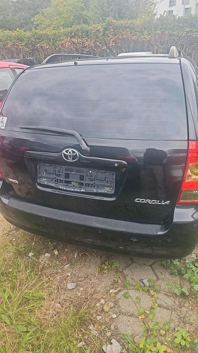 Toyota Corolla 2005 — rear view