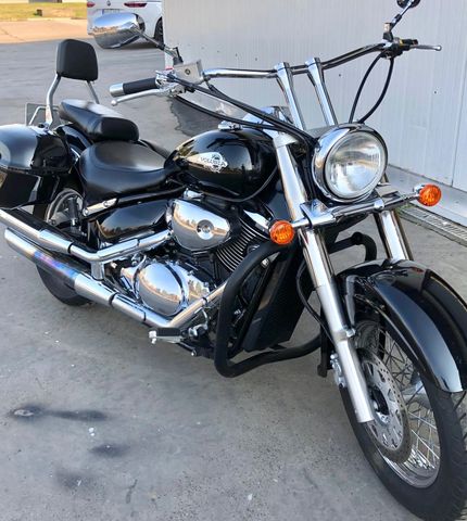 Suzuki Intruder VL 800  Mit Extras  20 TKM mit Koffer