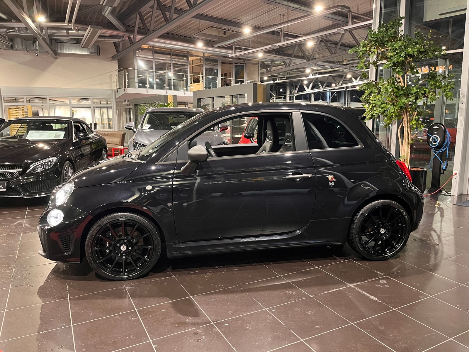 Fahrzeugabbildung Abarth 595 Competizione BI-XEN NAV DAB PDC 17"