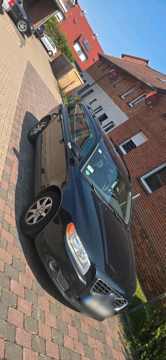 Volvo V70 2009 — rear view