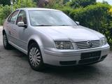 Volkswagen Bora / 1.6 BCB-MPI 16V 105PS - scheckheftgepflegte VW Bora