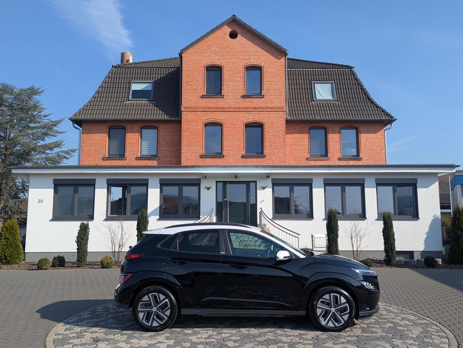 Hyundai Kona Elektro Trend LED NAVI ACC CAM WÄMPU SHZ LH