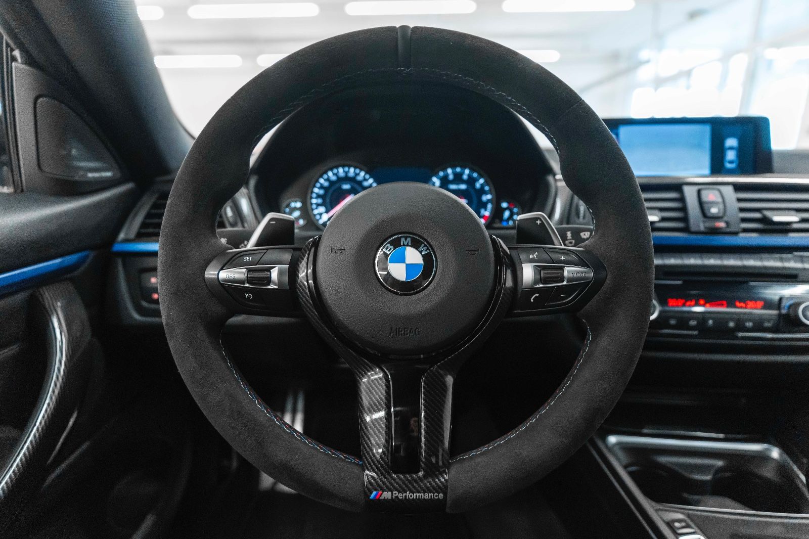 Fahrzeugabbildung BMW 435i xDrive M-SPORTPAKET OLED H&K LED KAM CARBON