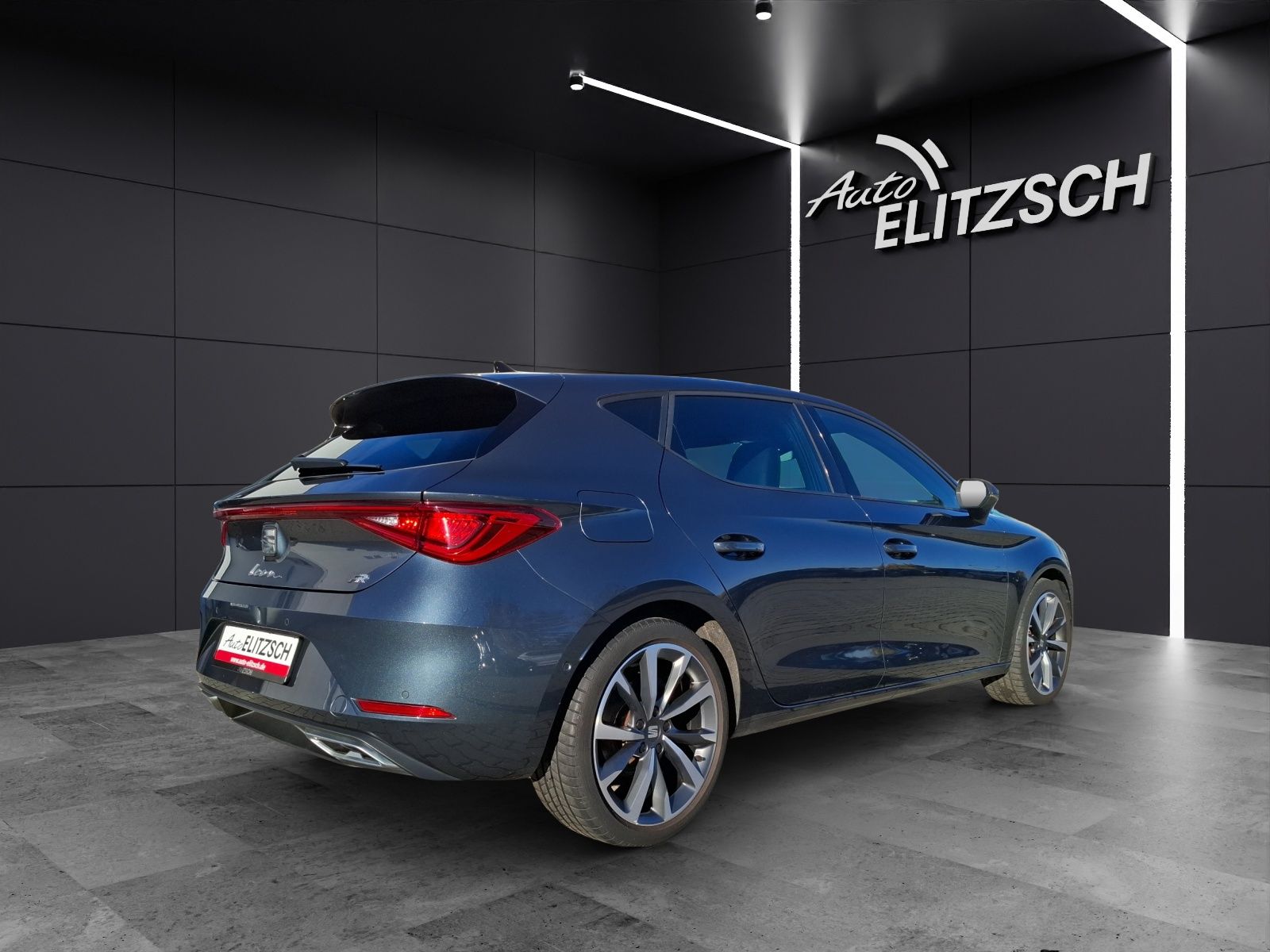 Fahrzeugabbildung SEAT Leon eTSI FR-Line DSG LED ACC Park-Assist SH 18"
