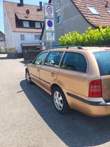 Skoda Octavia Combi 1.6 - - Skoda Octavia aus 2002