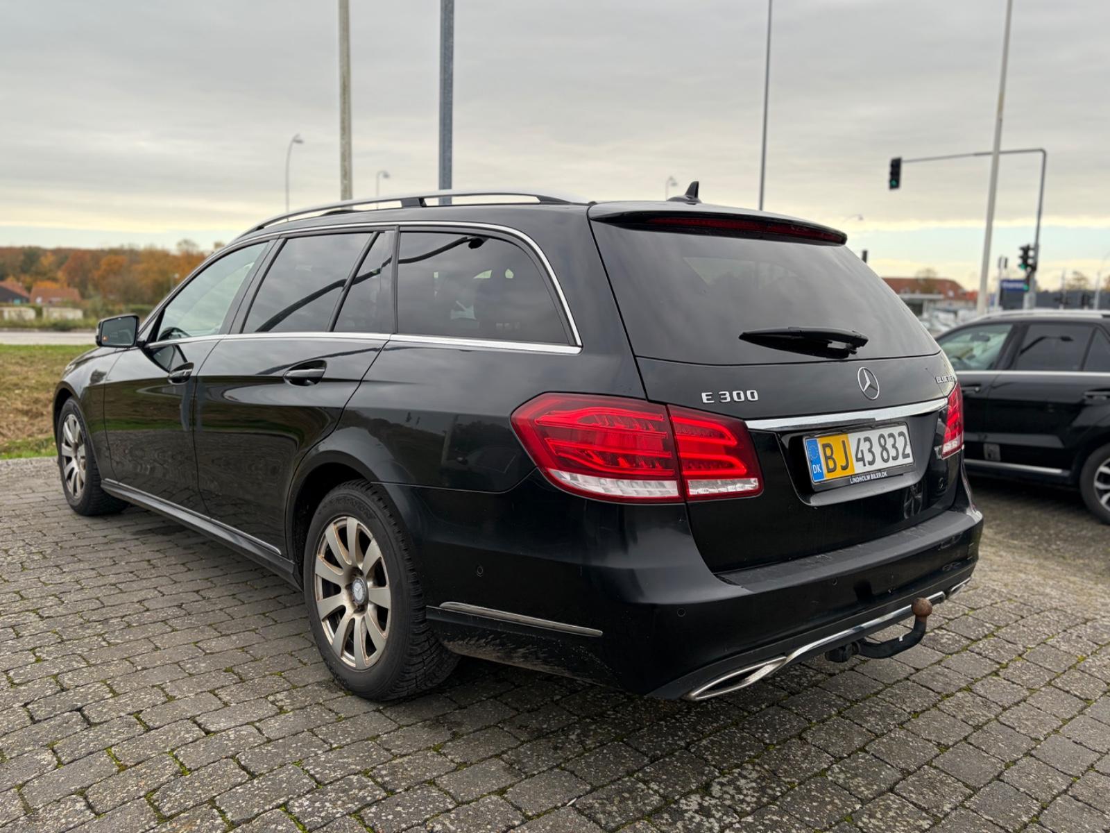 Mercedes-Benz E300 2013 — photo 14