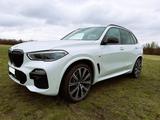 BMW X5 M50i Individual Voll Nacht M Pro FW Pano 22" - BMW X5 mit Benzin-Antrieb: Massagesitze