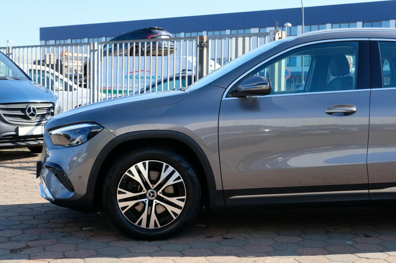 Mercedes-Benz GLA 220 d 4M Assistenzpaket Burmester AHK