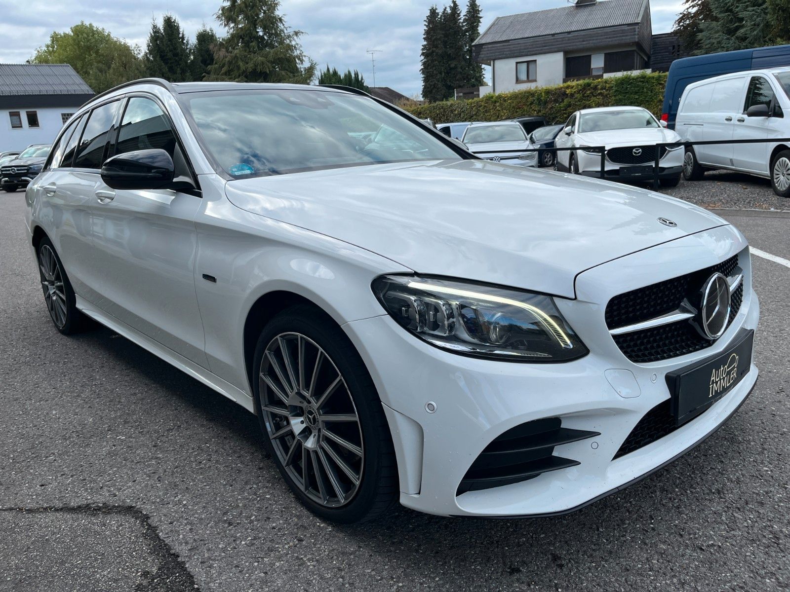 Mercedes-Benz C300de*PANO*AHK*COMAND*AMG*NIGHTPAKET imagem 3