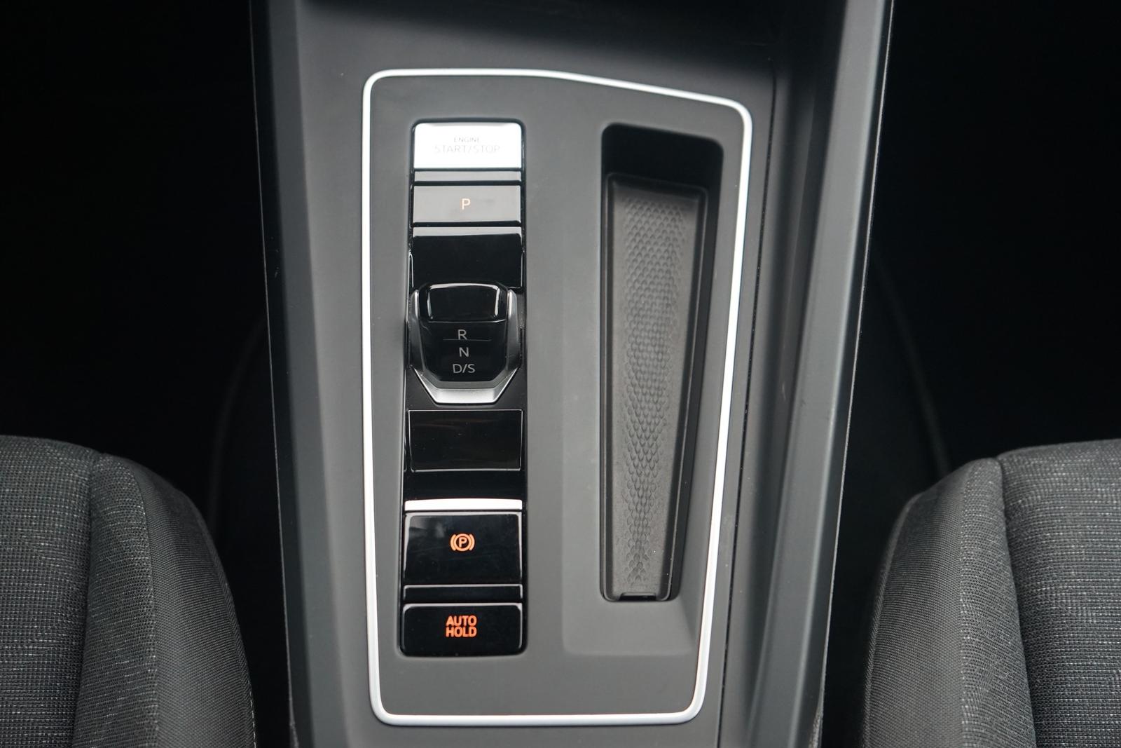 Volkswagen Golf VIII Variant 1.5 eTSI DSG LED Navi ACC AHK, миниатюра 13