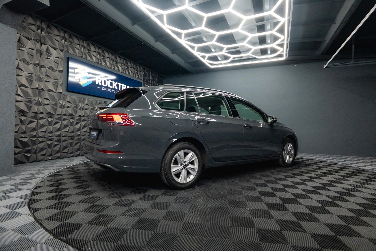 Fahrzeugabbildung Volkswagen Golf VIII Variant 2.0 TDI Life *ACC*LED*DAB*19%*