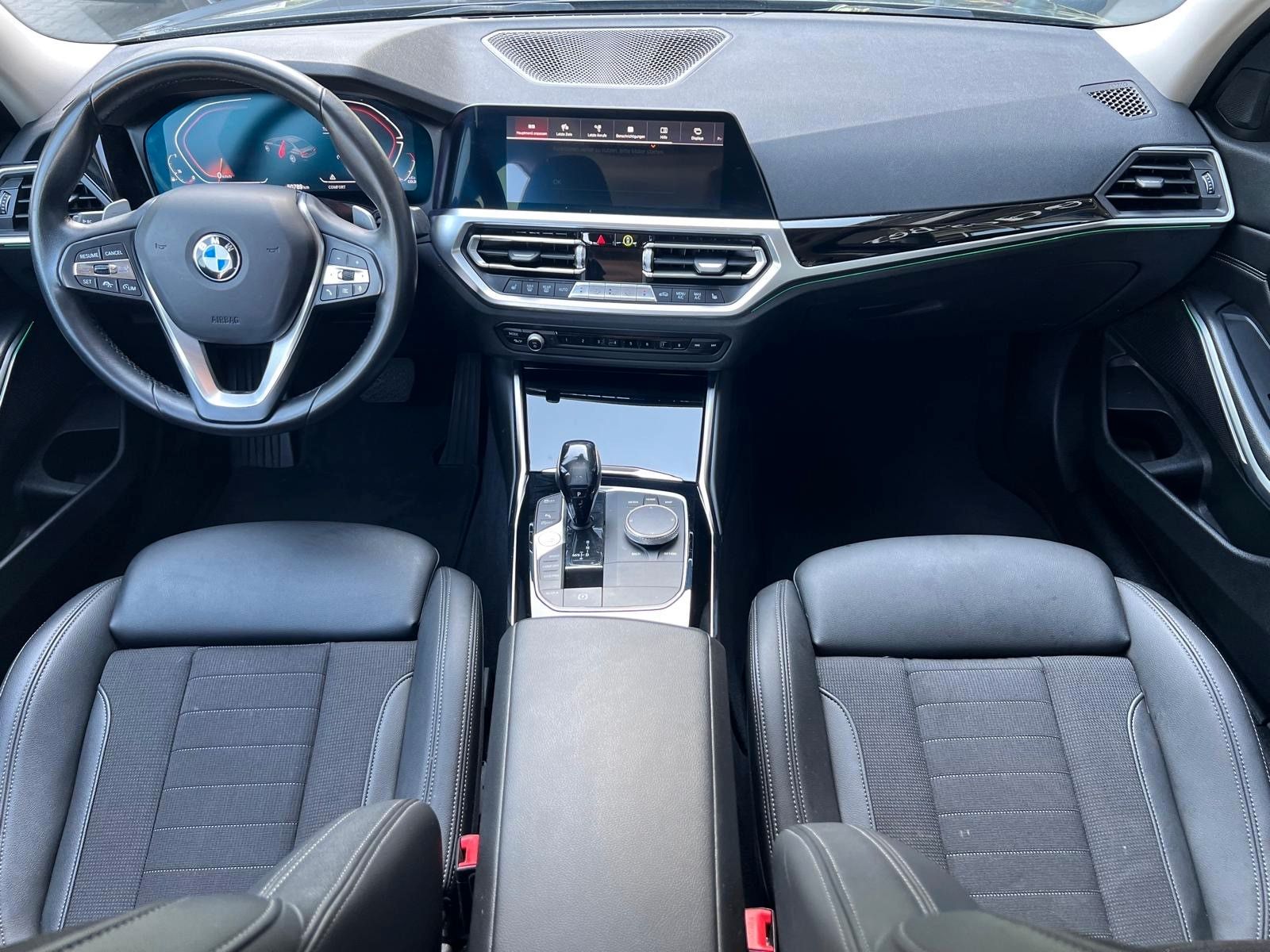 BMW 320 iA Sport Line ACC Glasdach Keyless foto 11