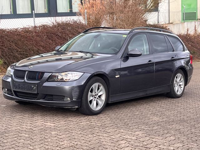 BMW 320d Touring Automatik+Navi+Panorama+Tüv