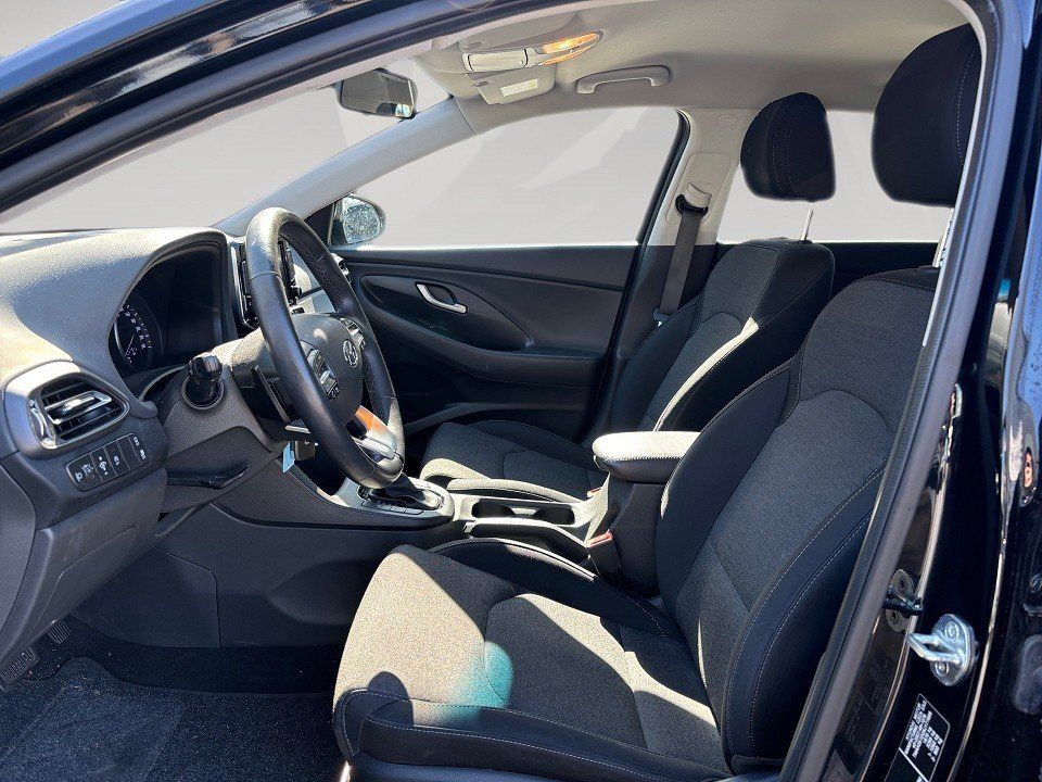 Fahrzeugabbildung Hyundai i30 5-Türer1.5 Benzin Turbo 160PS 7-DCT (48V) Ed