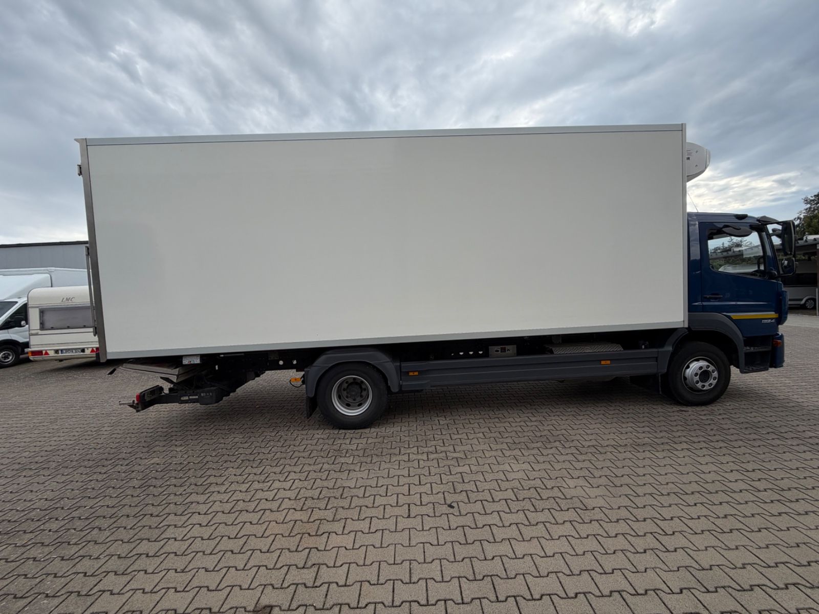 Fahrzeugabbildung Mercedes-Benz Atego 1524 L Tiefkühlkoffer Thermok.LBW Faltl.