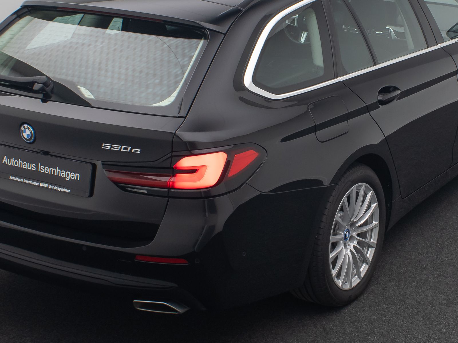 Fahrzeugabbildung BMW 530e MSportlenk Alarm DAB Kamera 4xKlima 18Zoll