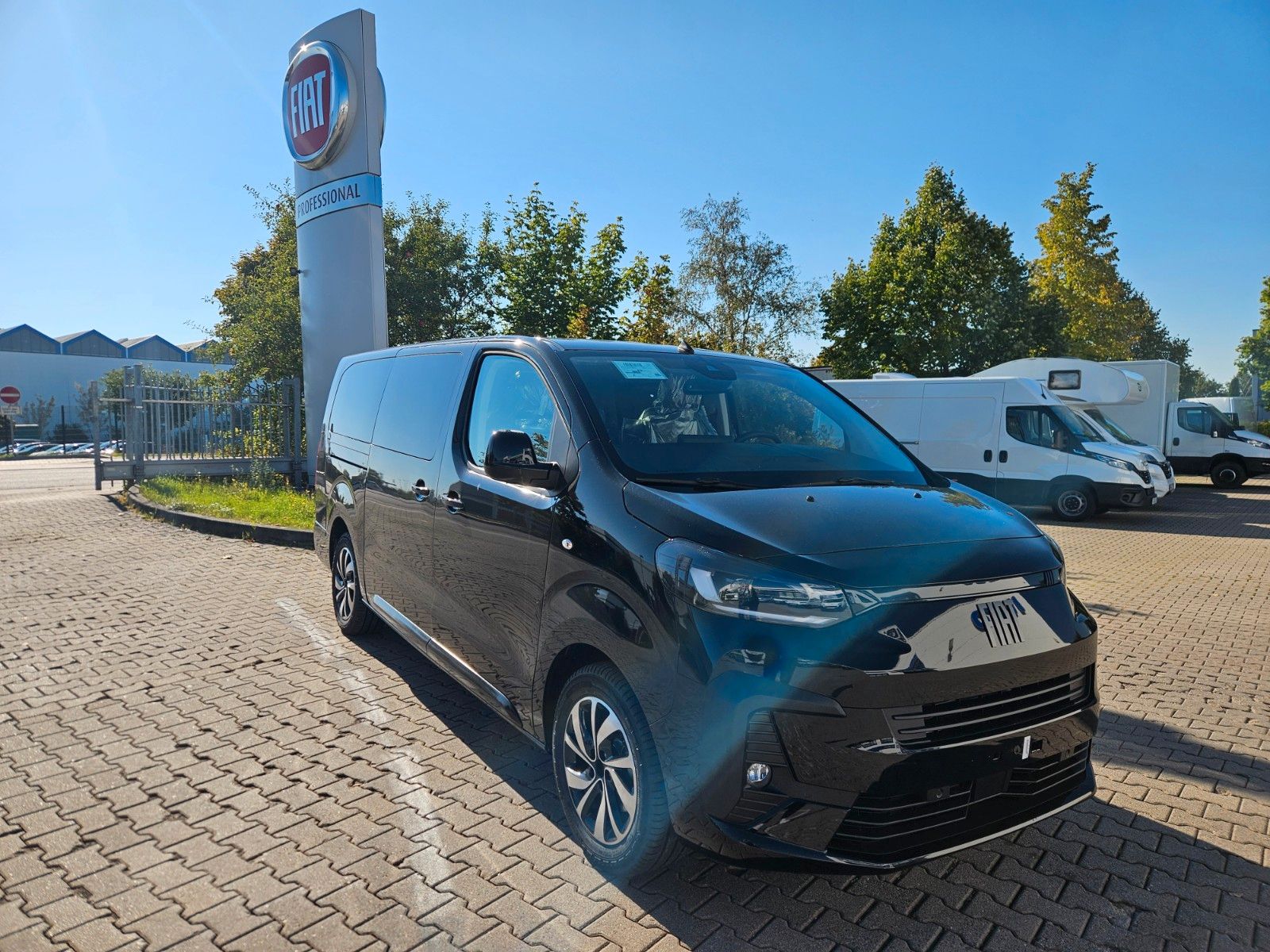 Fahrzeugabbildung Fiat Ulysse 180 BlueHDi L3 Top