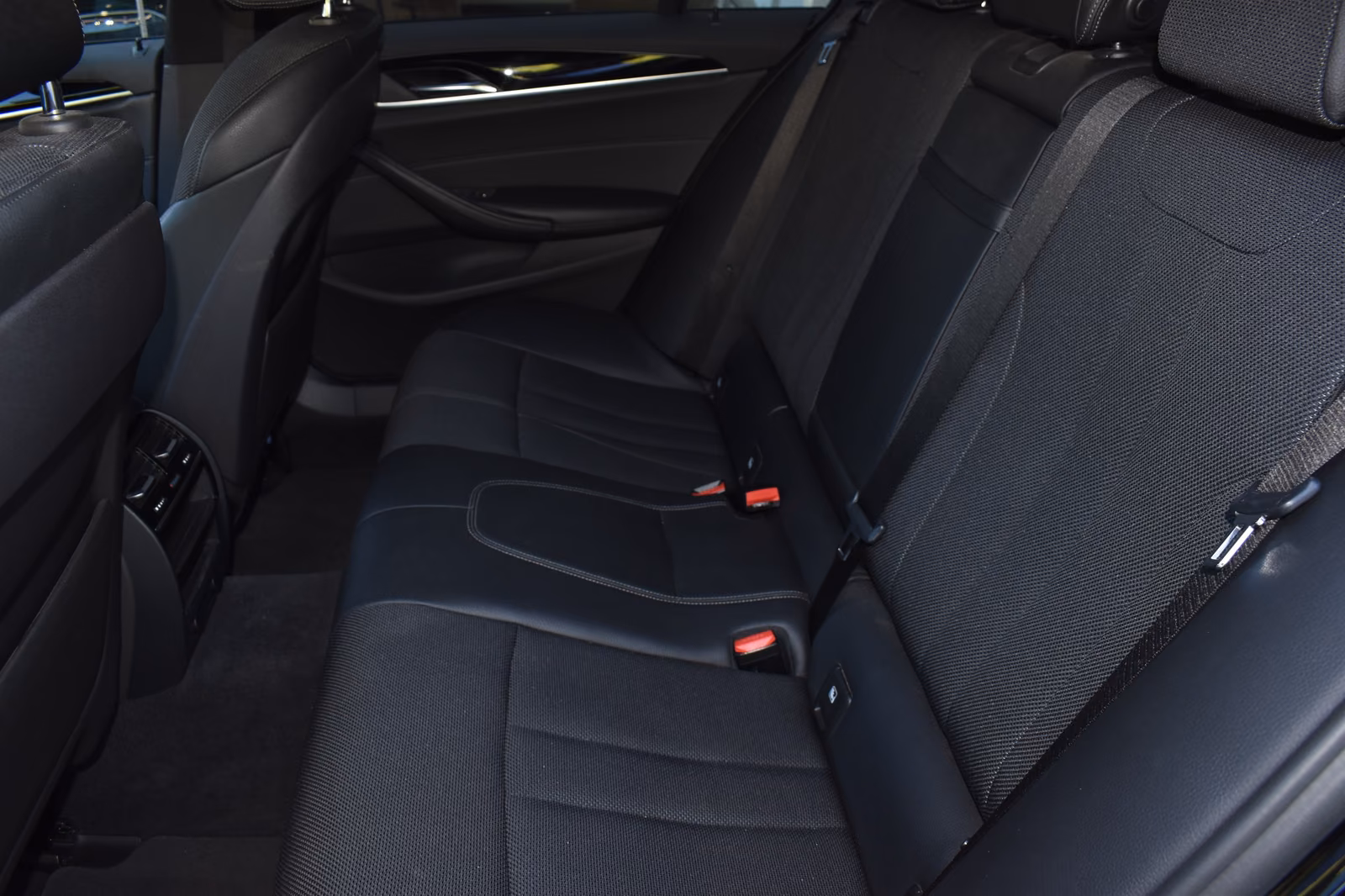 BMW 520i Touring Head-Up HiFi LED WLAN RFK Shz PDC
