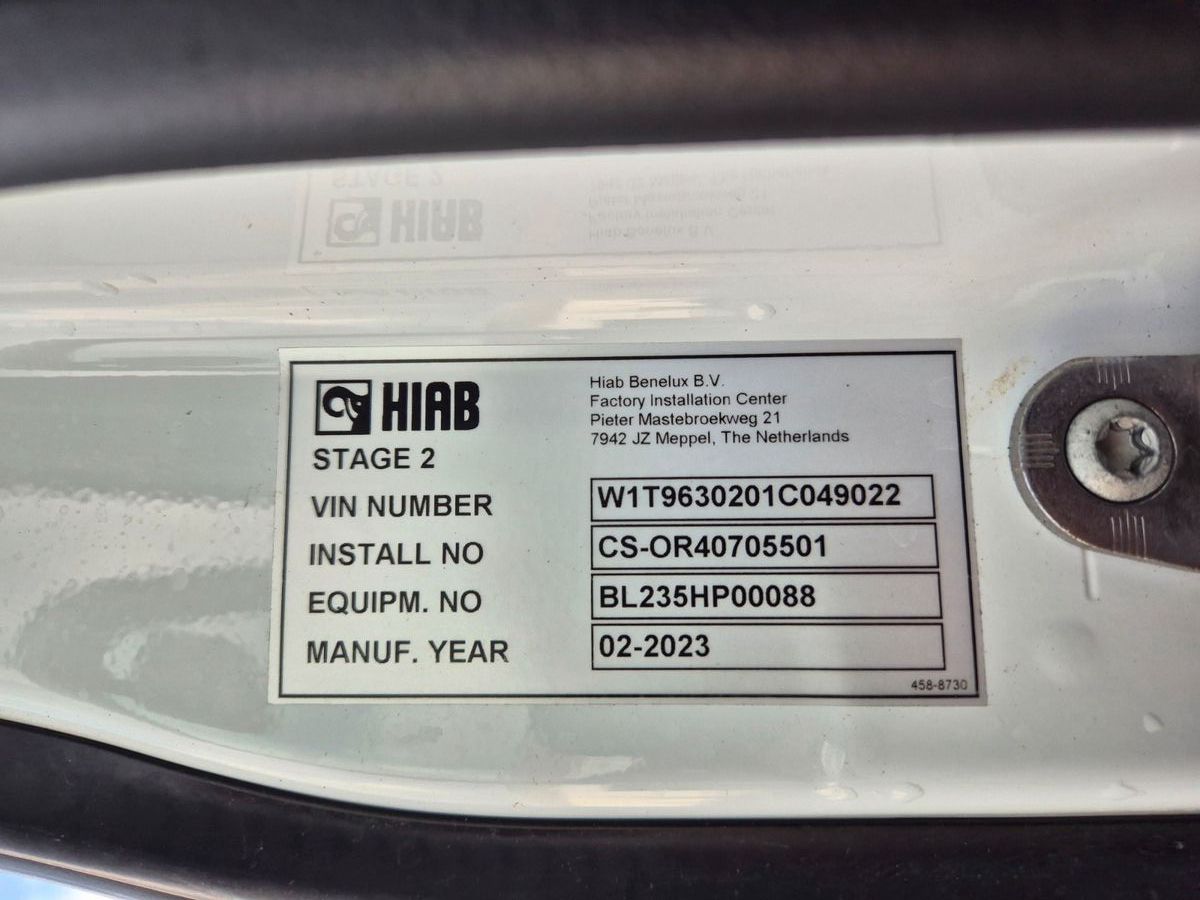 Fahrzeugabbildung Mercedes-Benz Actros 2545 L 6x2 Hiab L-HIPRO 235 DLS-3