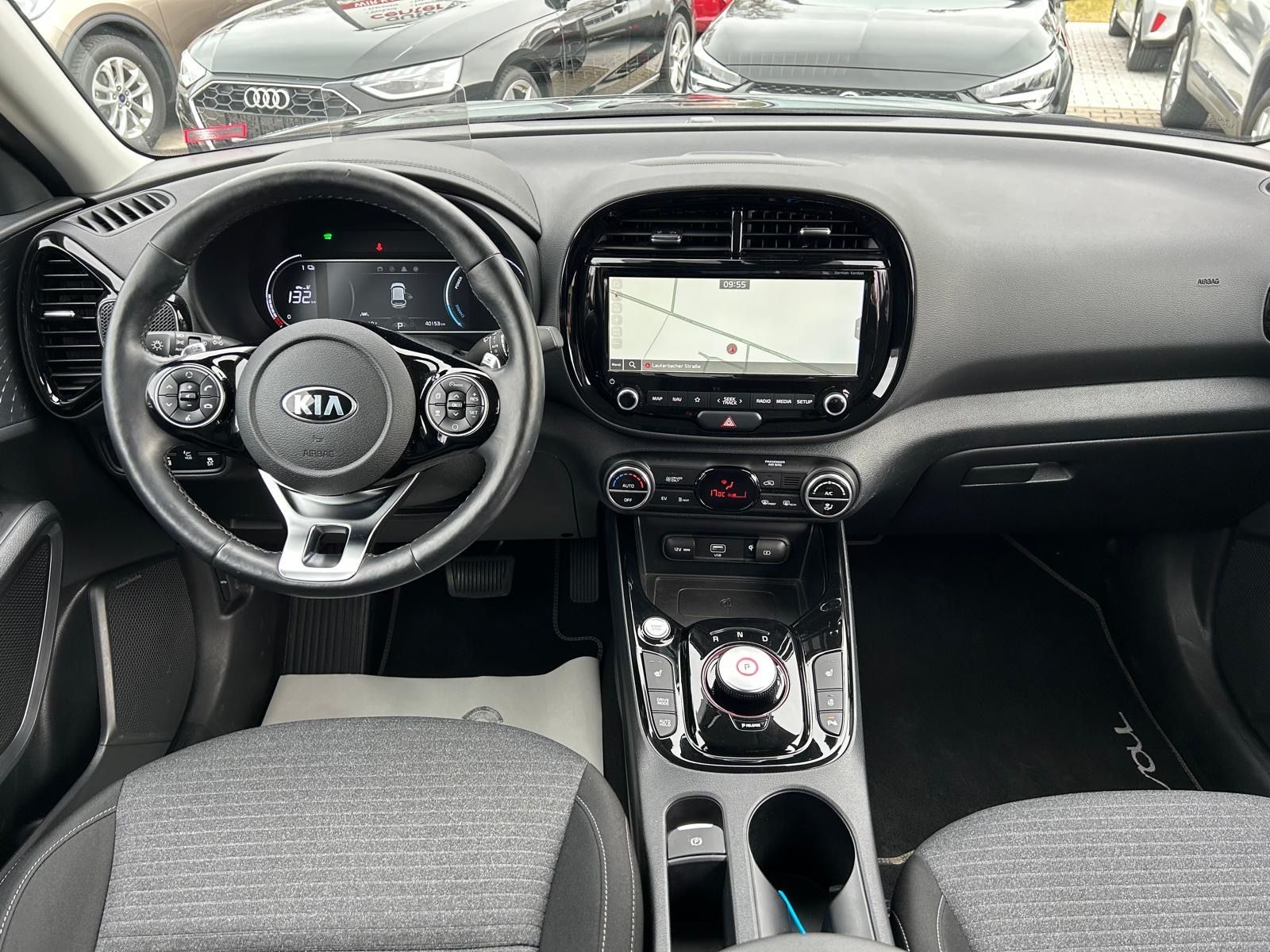 Fahrzeugabbildung Kia e-Soul Spirit°64 kWh°CCS°3 Phasen°SOH 97,2%°1Hnd