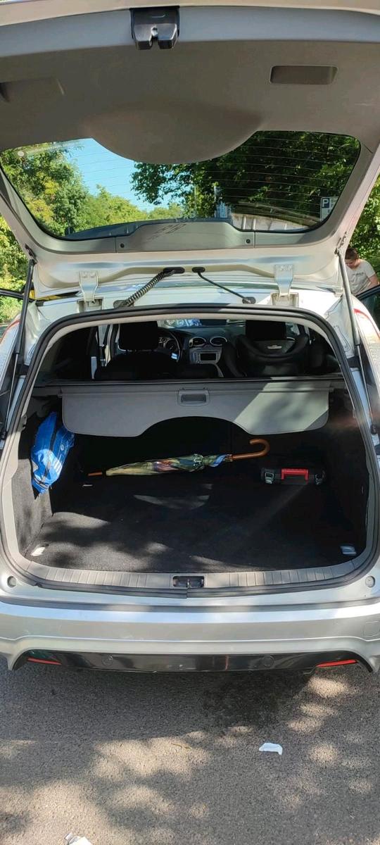 Ford Focus 2010 — engine 110 HP (81kW)