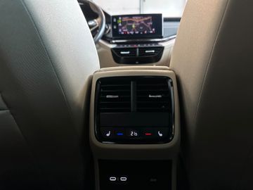 MYAUTOCENTER – Gebraucht- und Jahreswagen mit Werkstattservice in Pfaffenhofen Skoda Octavia *1-HAND*KEYLES*HeadUP*MEMORY*AHK*ACC*VOL