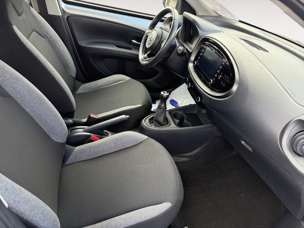 Fahrzeugabbildung Toyota Aygo X Play
