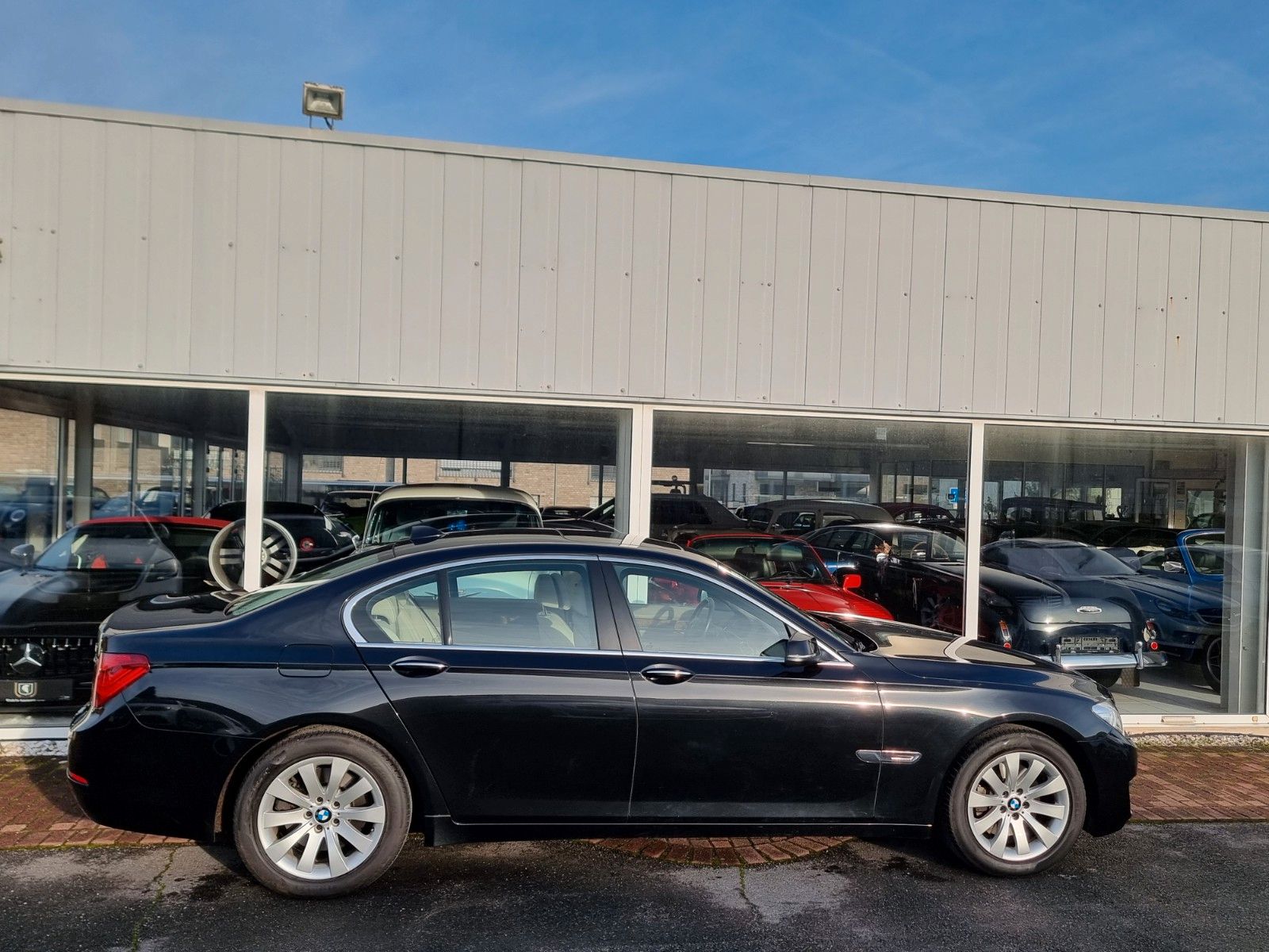 Fahrzeugabbildung BMW 730d/Bestzustand/Kpl. Historie/Head-up/Komfortsi