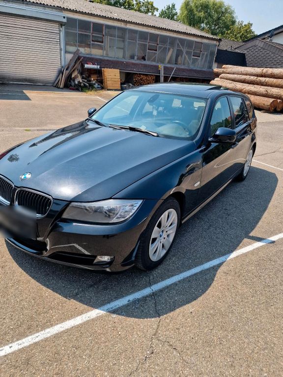 Image of BMW 320
