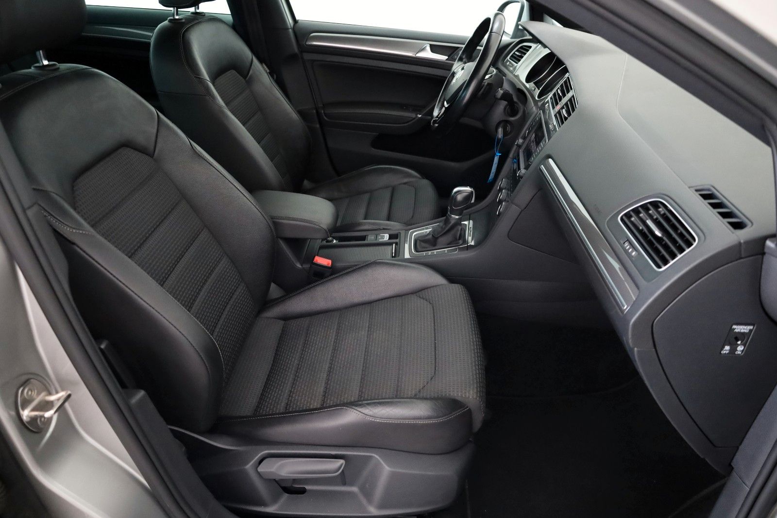 Fahrzeugabbildung Volkswagen Golf VII Alltrack, Variant, BMT, 4M,T.Leder,Navi
