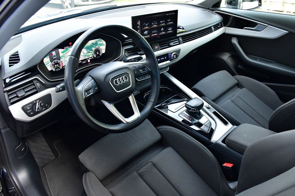 AUDI A4 2024